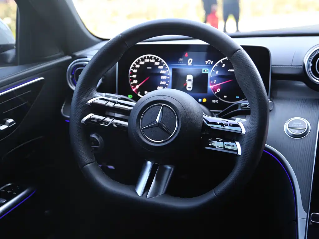 Mercedes-Benz C-Class 2023 — фото 5
