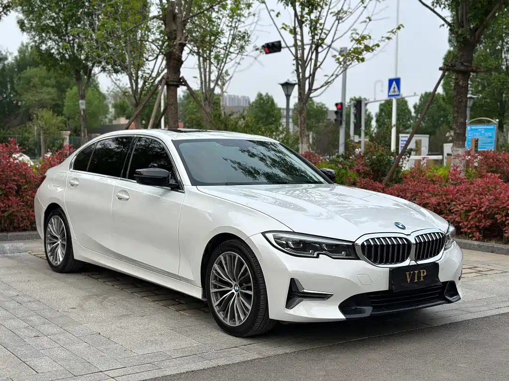 BMW 3 Series 2019 — фото 3