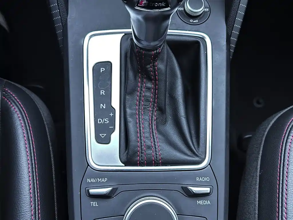 Audi Q2L 2022 — фото 17