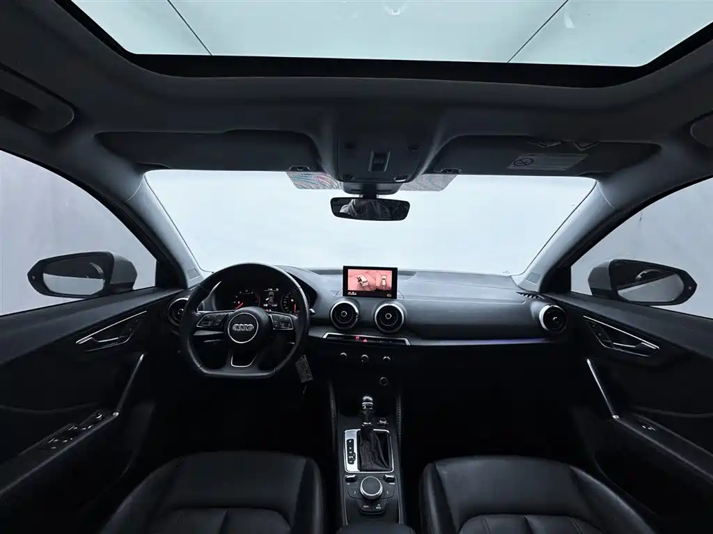 Audi Q2L 2022 — фото 22