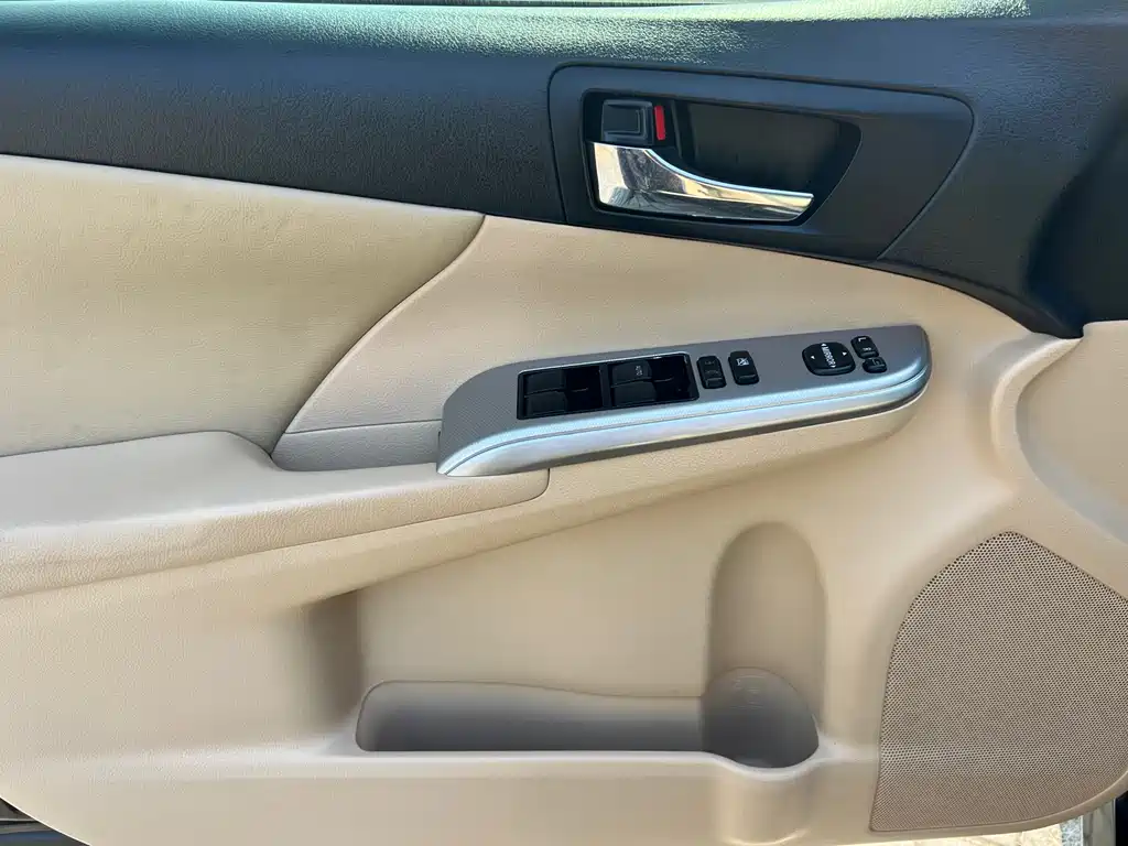 Toyota Camry 2013 — фото 15