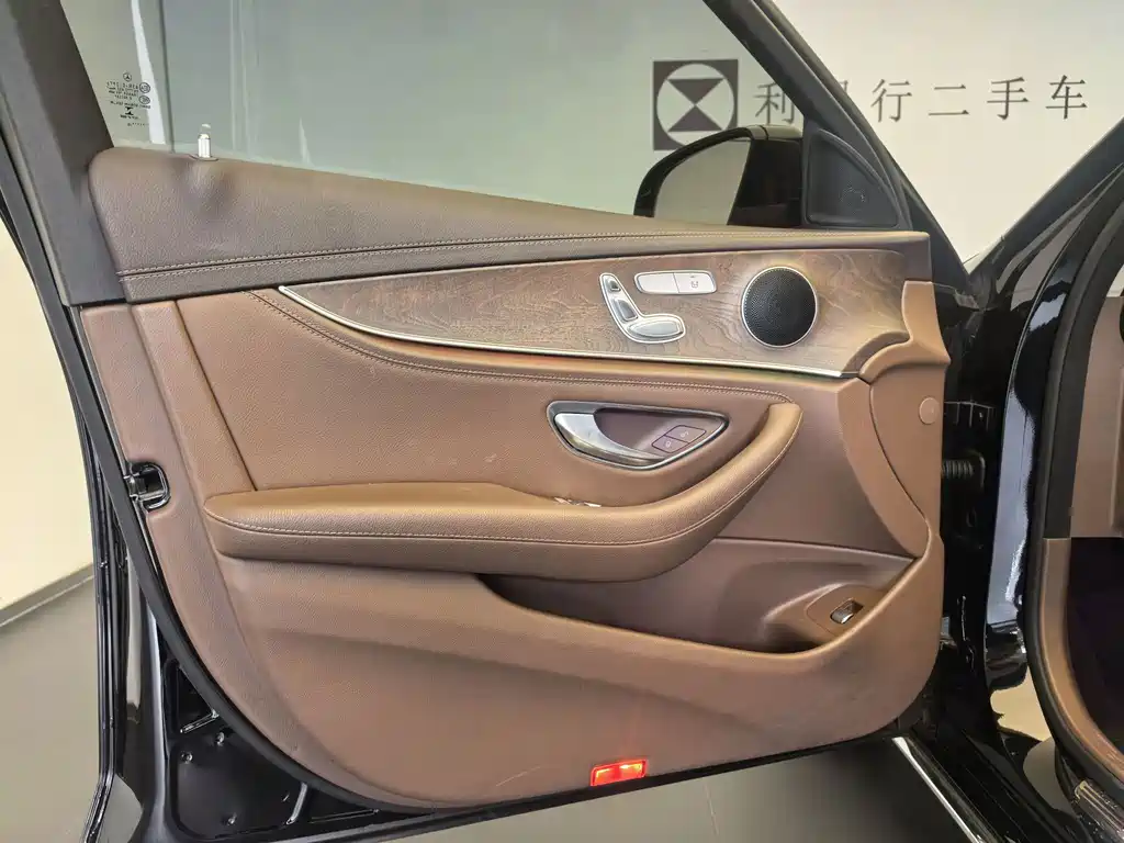 Mercedes-Benz E-Class 2020 — фото 10