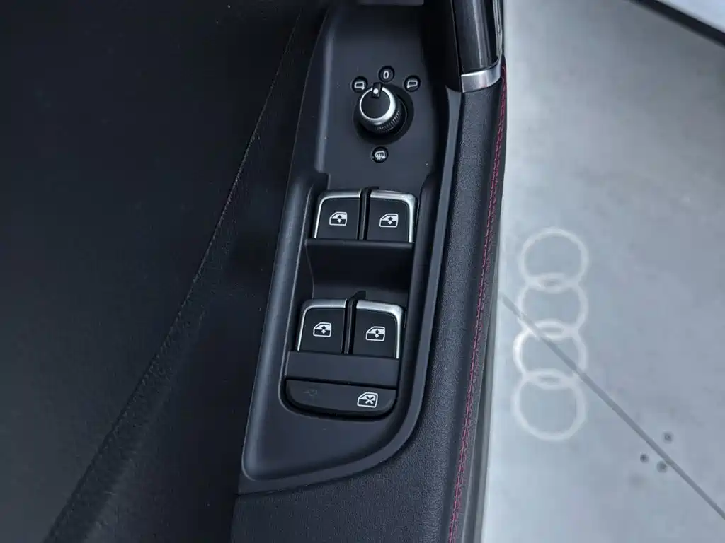 Audi Q2L 2022 — фото 14