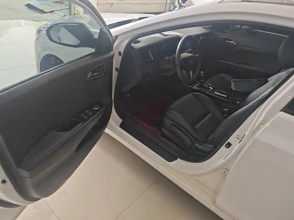 Hyundai Mistra 2015 — фото 12