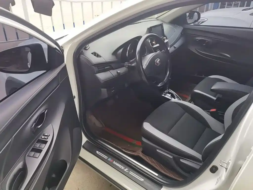 Toyota Yaris L 2021 — фото 16