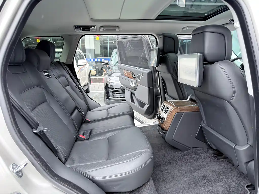 Land Rover Range Rover 2019 — фото 10