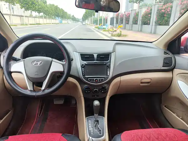 Hyundai Accent 2010