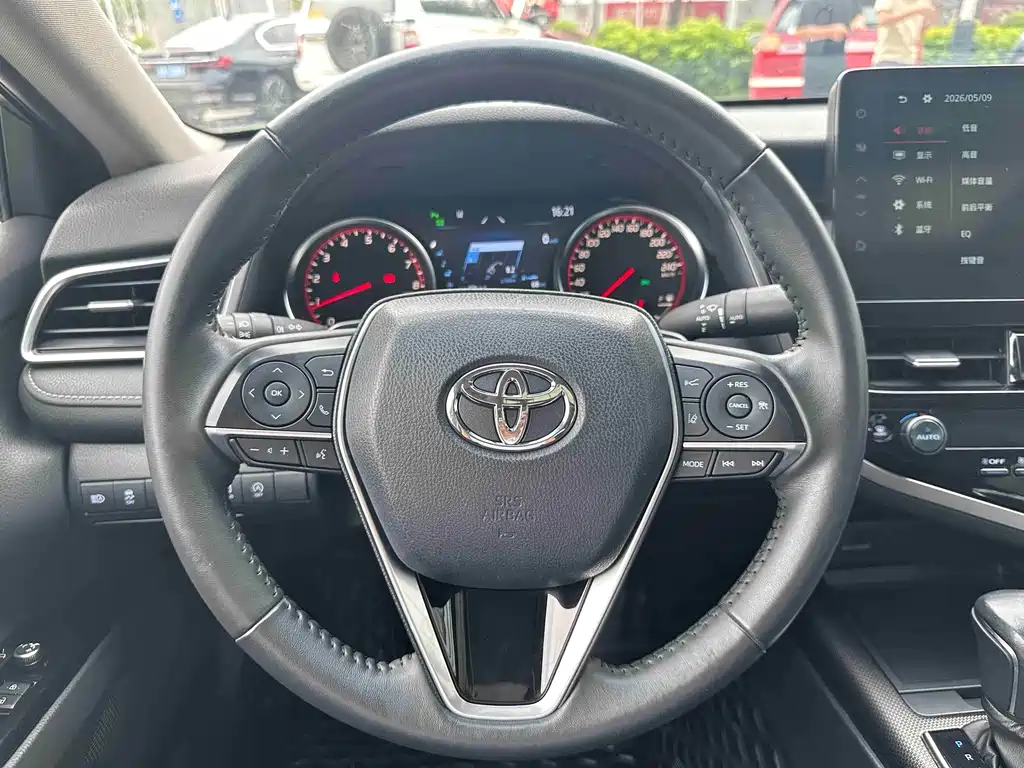 Toyota Camry 2021 — фото 21