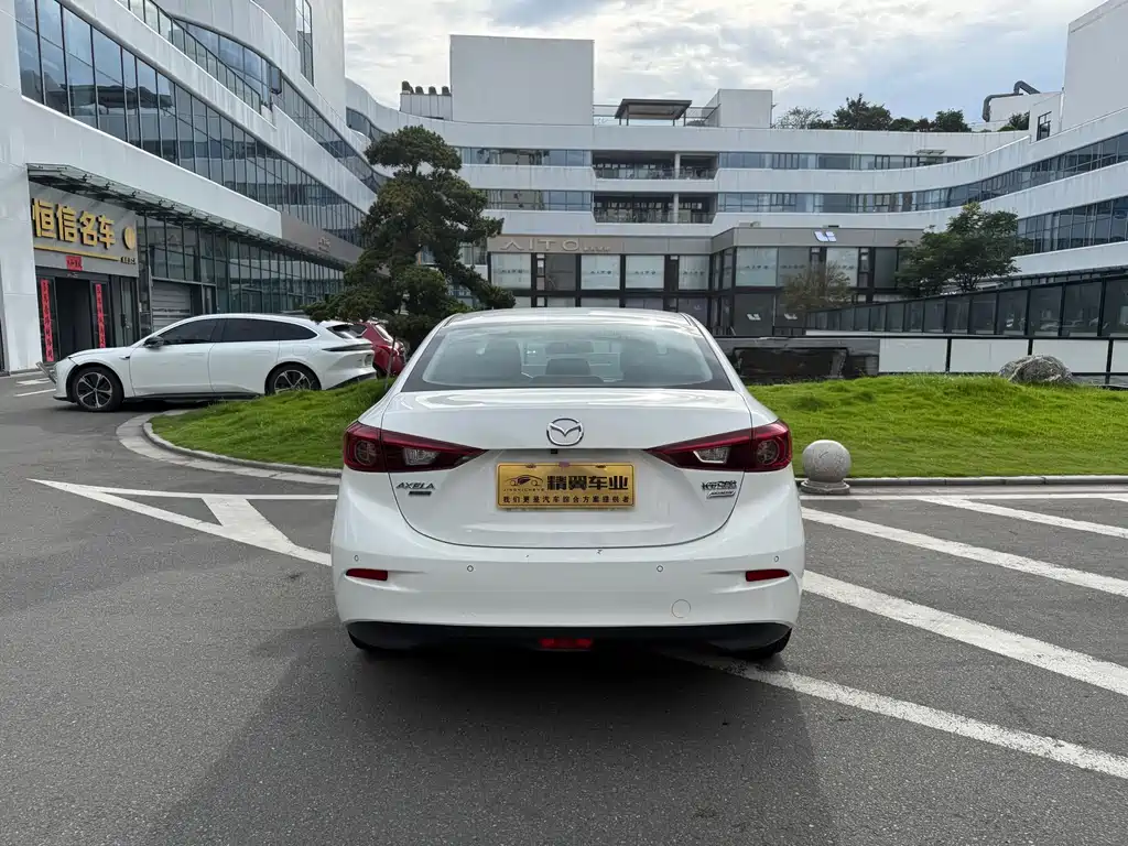 Mazda 3 Axela 2017 — фото 9