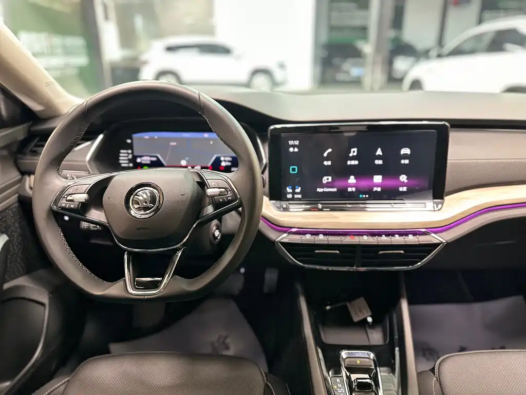 Skoda Octavia 2023 — фото 22