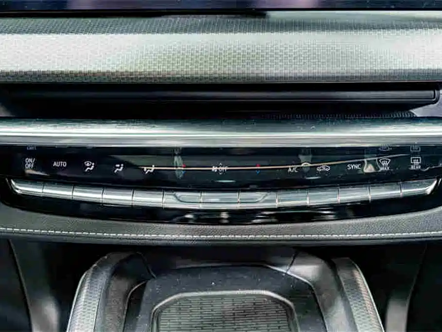 Cadillac XT5 2024 — фото 13