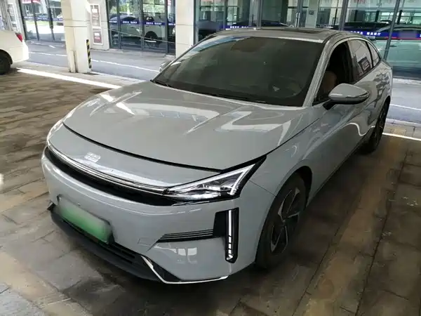 Geely Galaxy L6 2024