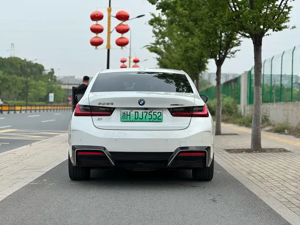 BMW i3 2023