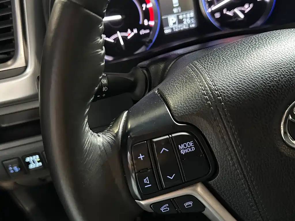Toyota Highlander 2016 — фото 17
