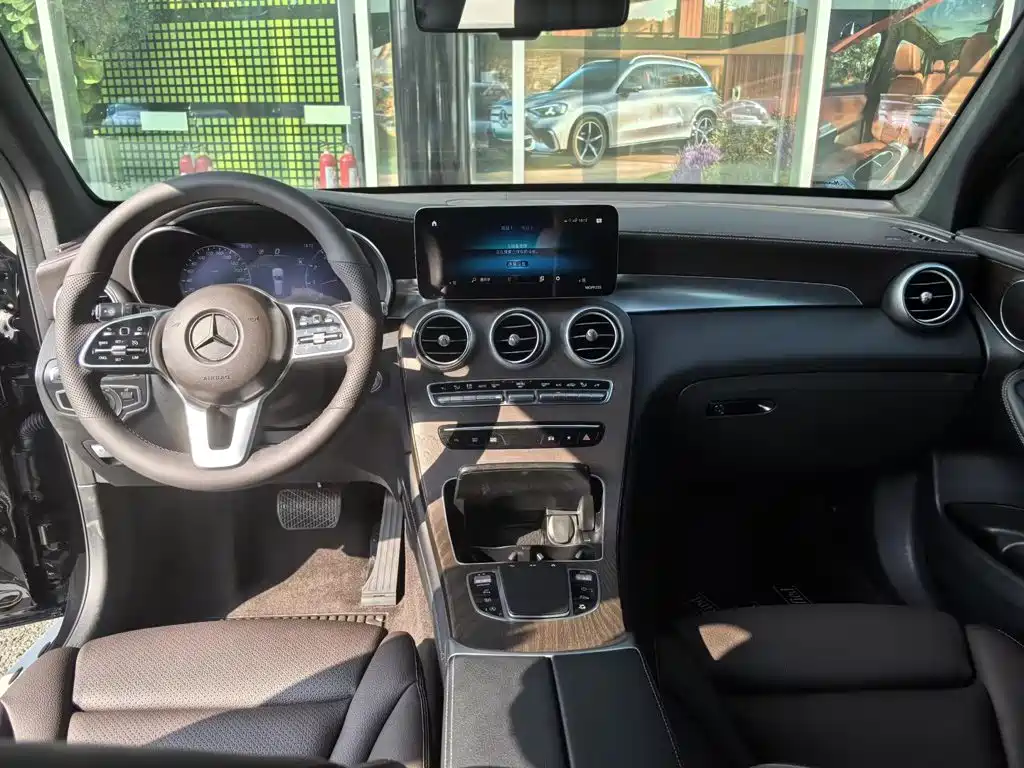 Mercedes-Benz GLC 2021 — фото 11