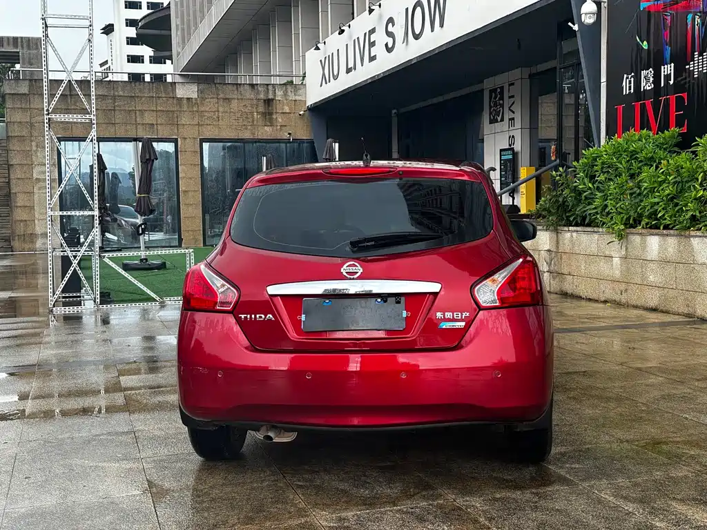 Nissan Tiida 2015 — фото 13
