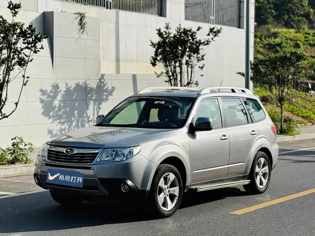 Subaru Forester 2010 — фото 2