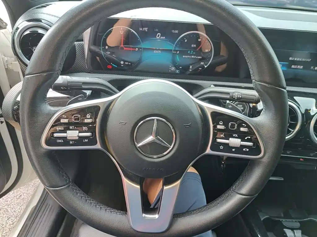 Mercedes-Benz A-Class 2021 — фото 11