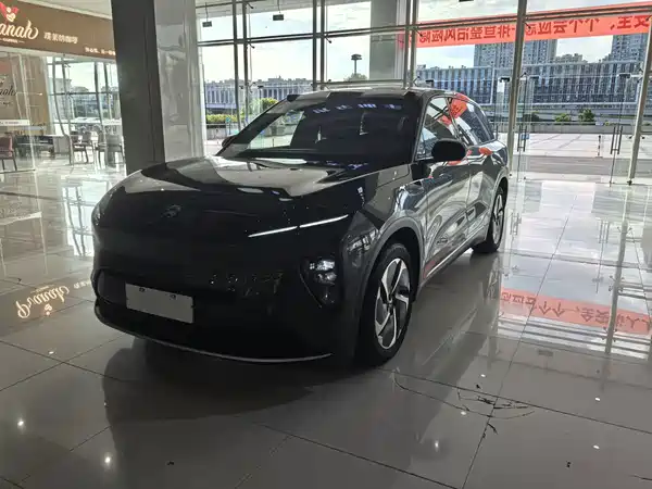 NIO ES8 2023