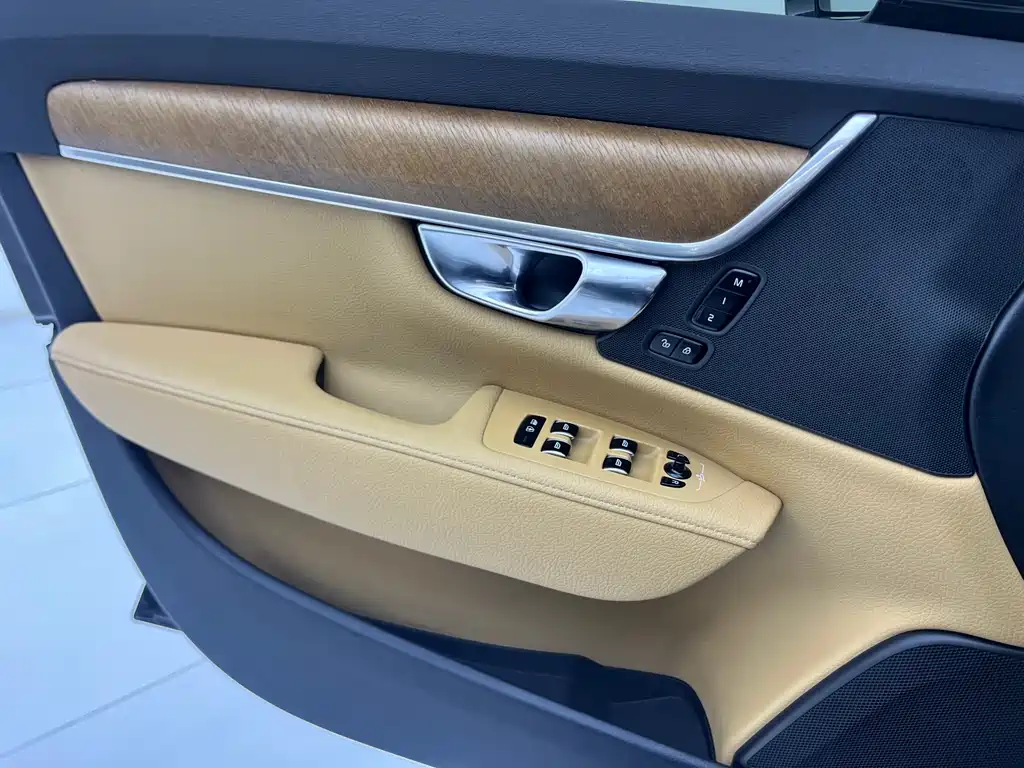 Volvo S90 2019 — фото 10