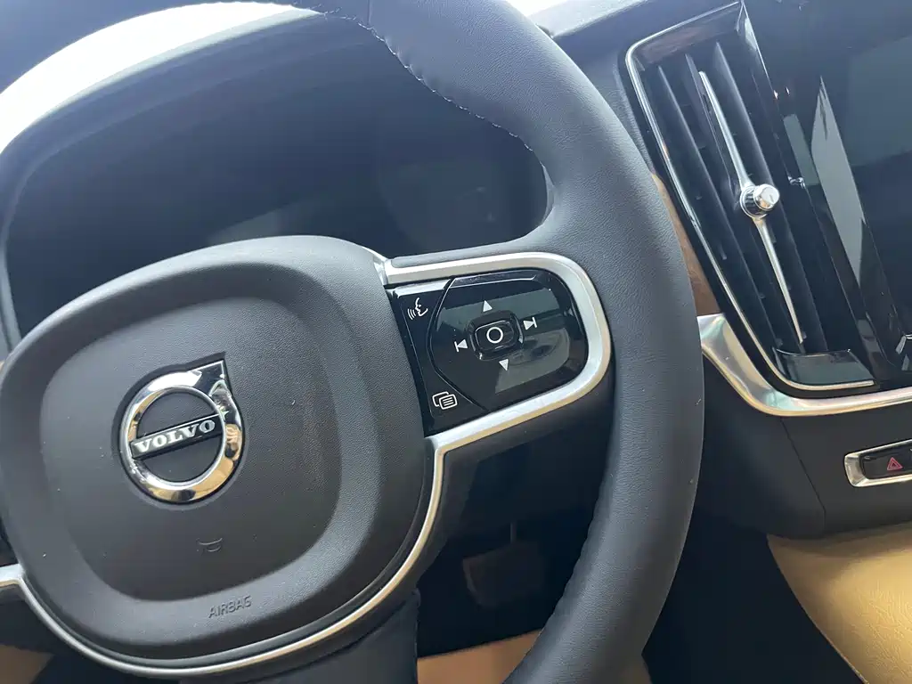 Volvo S90 2019 — фото 14