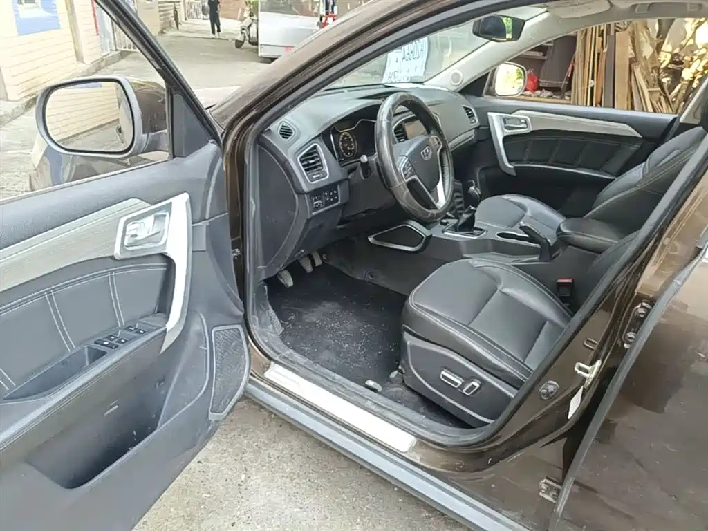 Geely Vision X6 2017 — фото 16