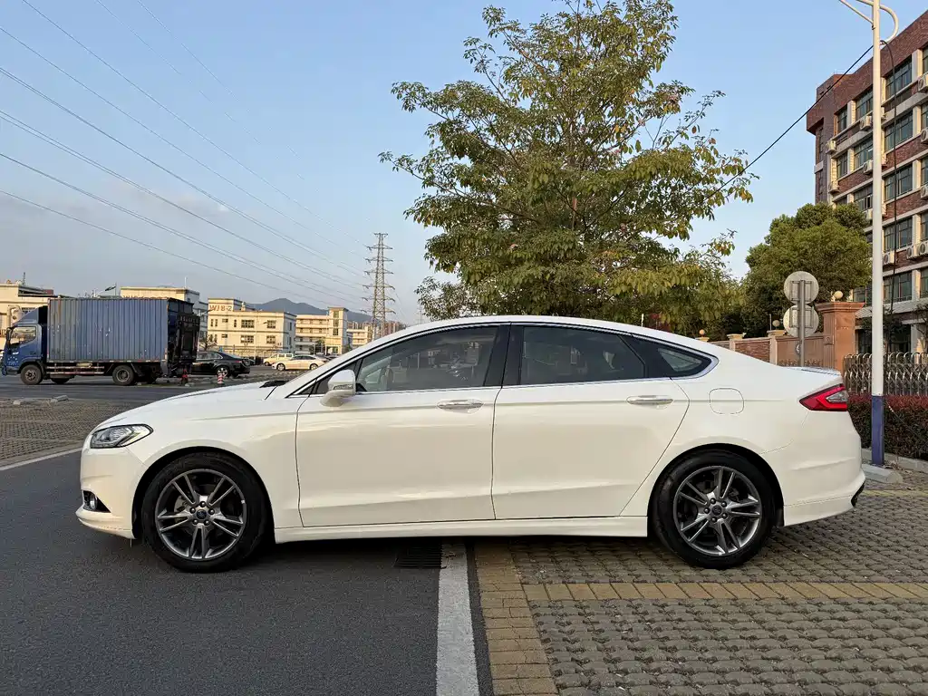 Ford Mondeo 2016 — фото 4