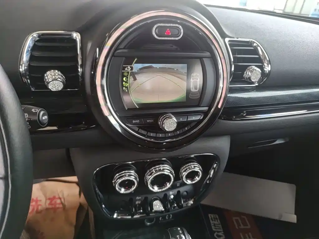 MINI Clubman 2017 — фото 13