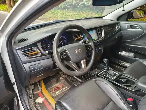 Hyundai Mistra 2015