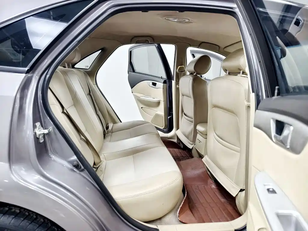 Buick Excelle 2014 — фото 15
