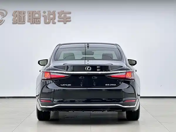 Lexus ES 2019