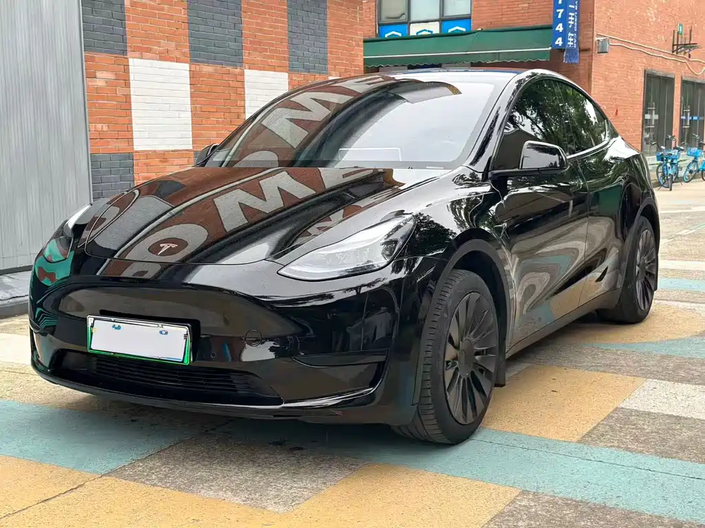 Tesla Model Y 2023 — фото 1