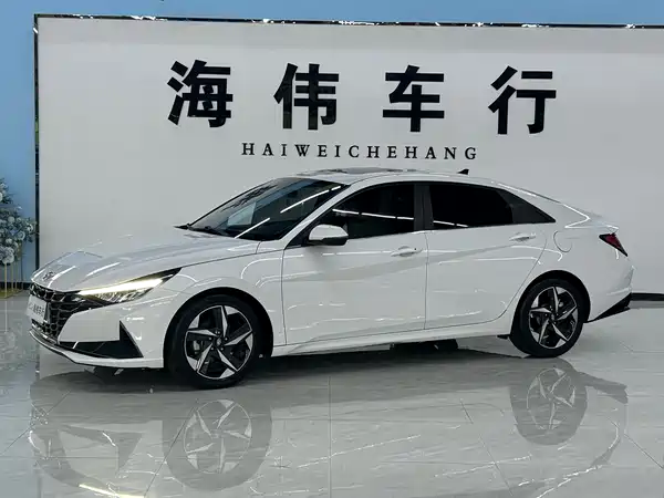 Hyundai Elantra 2023
