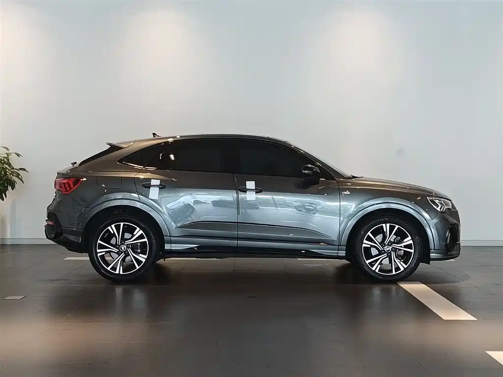 Audi Q3 Sportback 2022 — фото 3