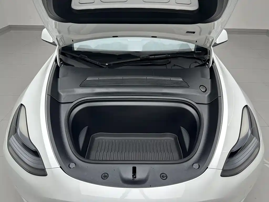 Tesla Model Y 2023 — фото 17