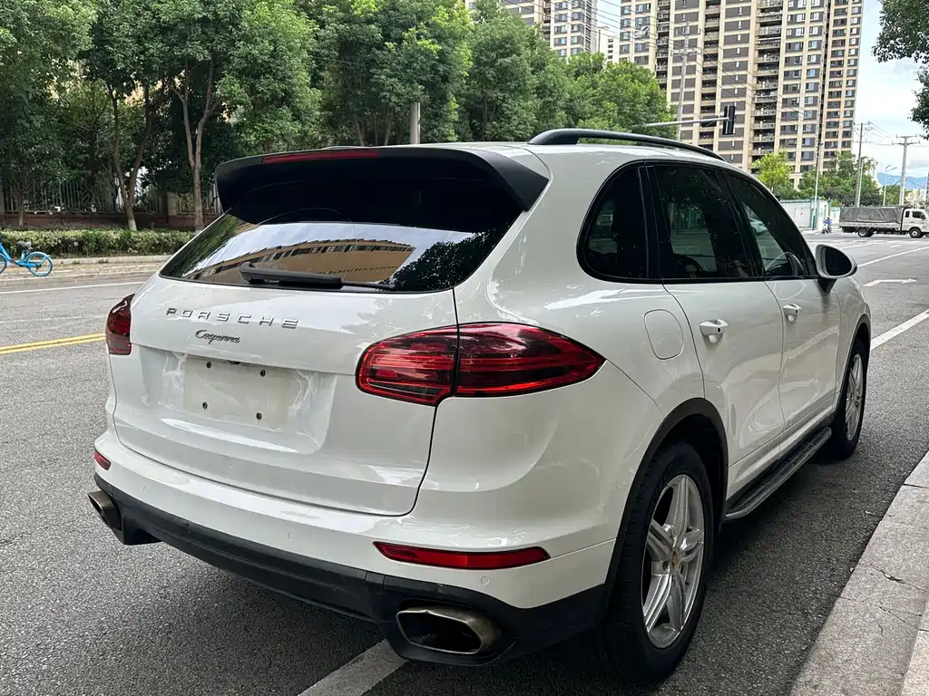 Porsche Cayenne 2015 — фото 10