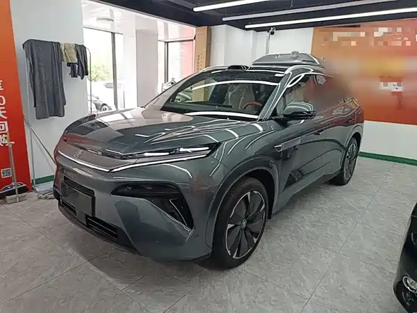 BYD Tang L 2025