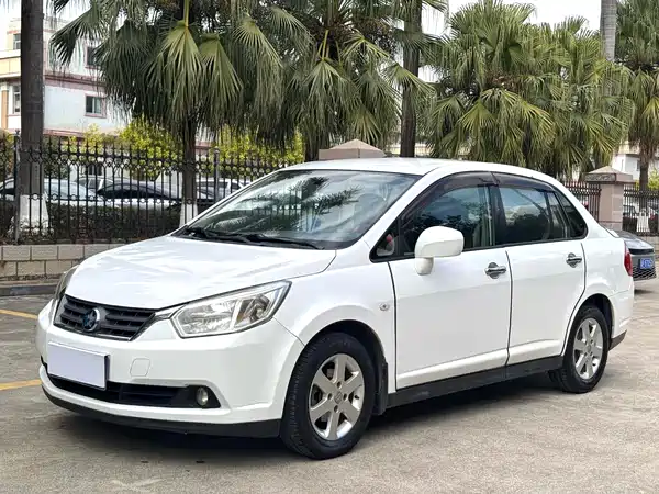 Venucia D50 2013