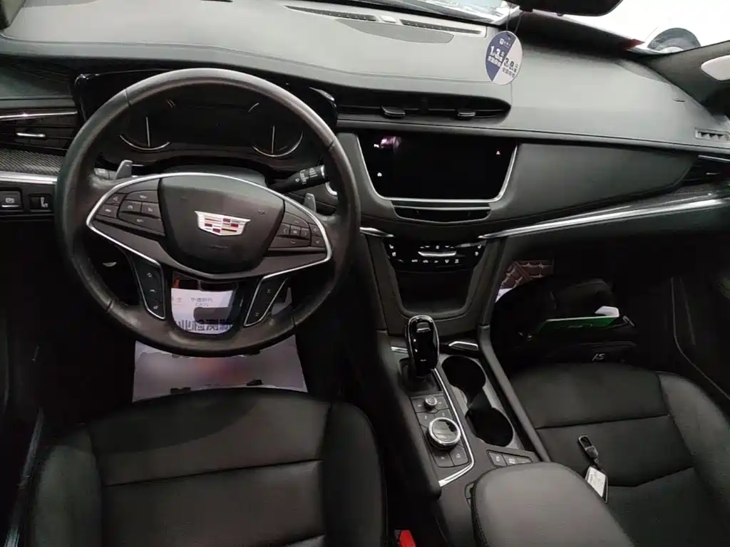 Cadillac XT5 2023 — фото 10
