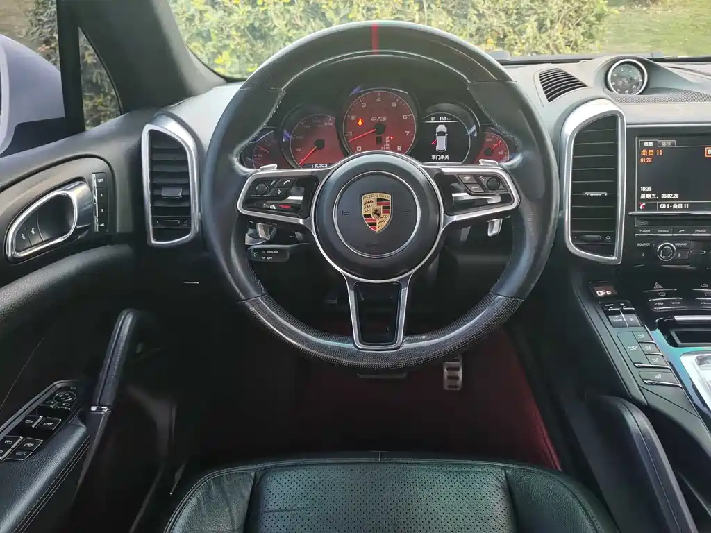 Porsche Cayenne 2015 — фото 21