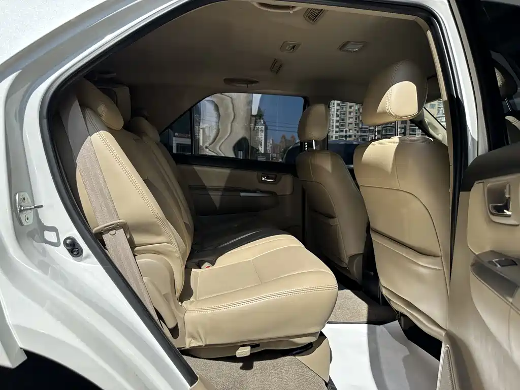 Toyota Fortuner 2016 — фото 17
