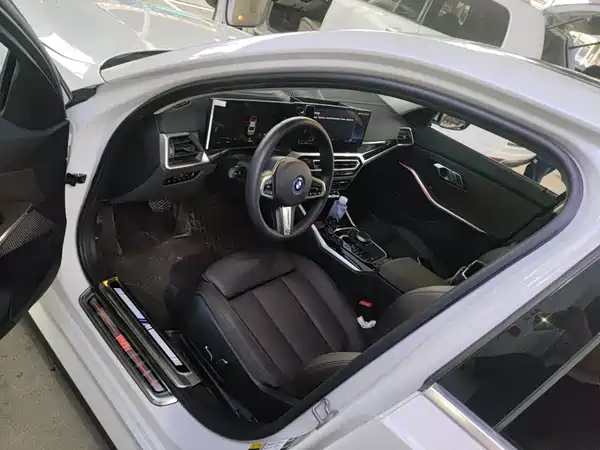 BMW i3 2024