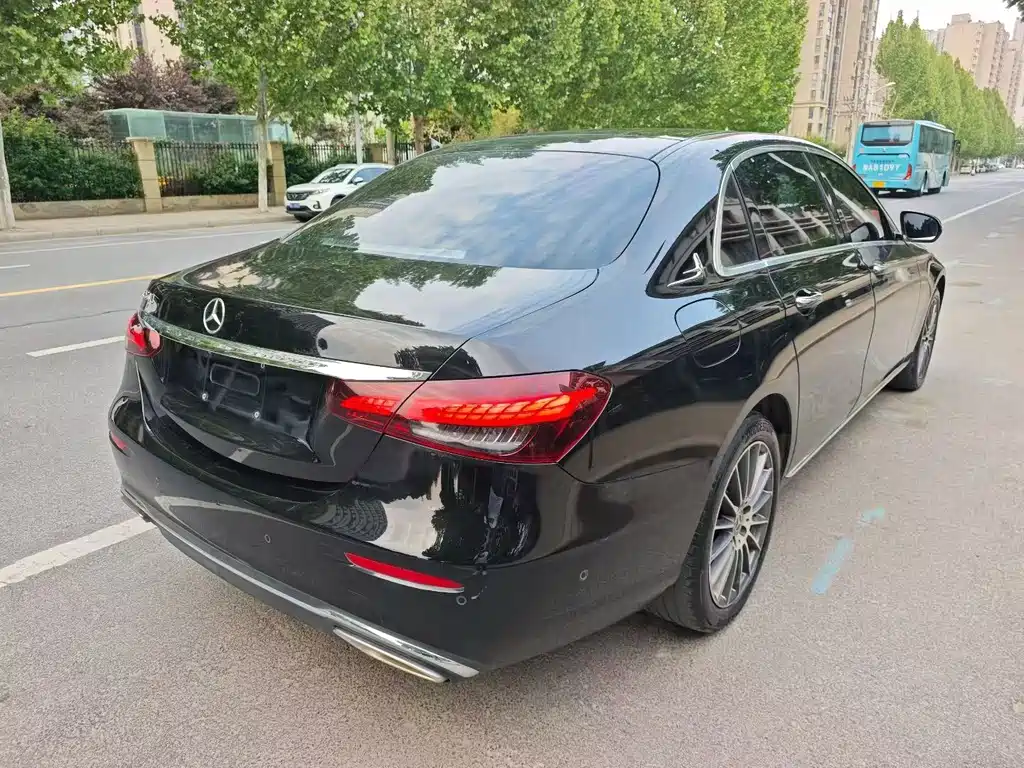 Mercedes-Benz E-Class 2022
