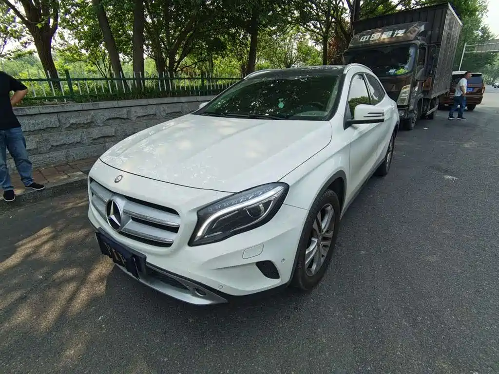 Mercedes-Benz GLA 2015 — фото 1