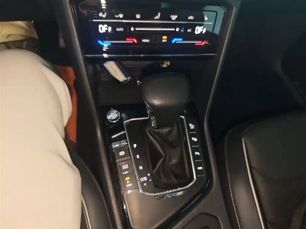 Volkswagen Tiguan L PHEV 2020 — фото 14