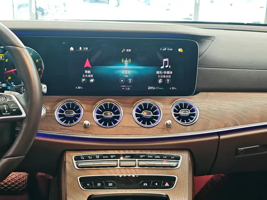 Mercedes-Benz E-Class 2023 — фото 16
