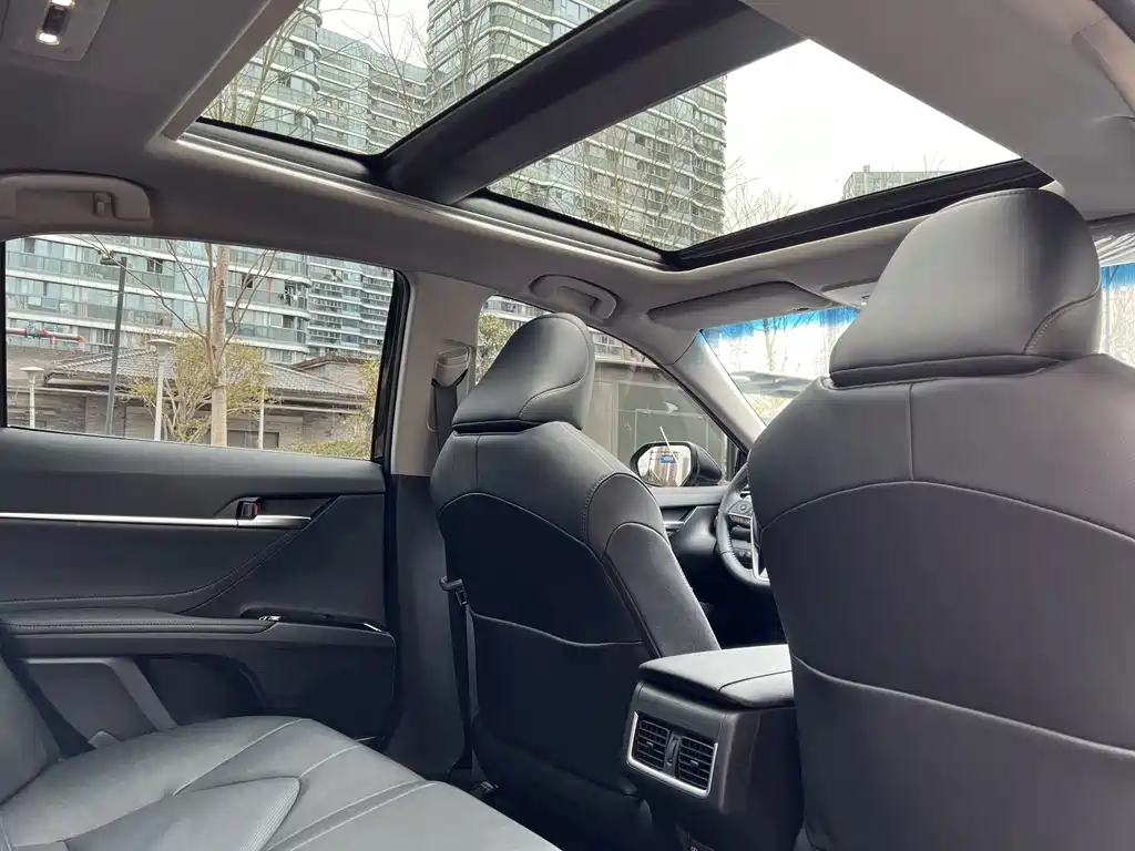 Toyota Camry 2024 — фото 16