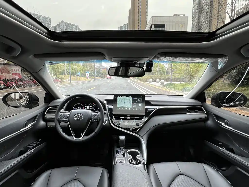 Toyota Camry 2024 — фото 15