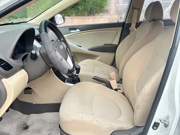 Hyundai Accent 2014