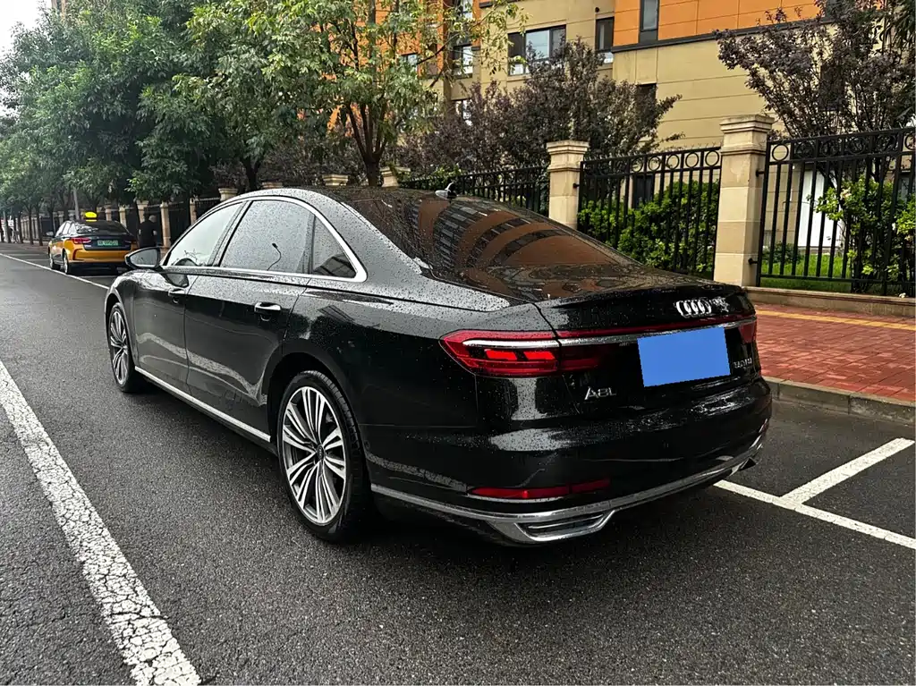 Audi A8 2021